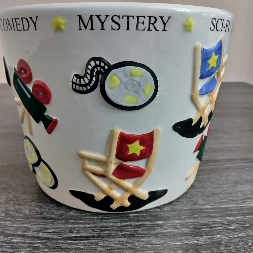 Rare Vintage Ceramic Popcorn movie white bucket. By Designpac.